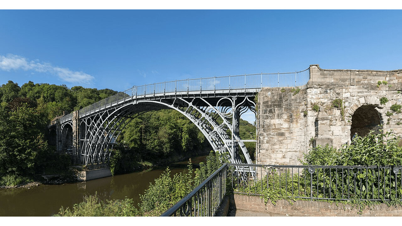 アイアンブリッジ(1779年・世界初の鋳鉄橋)(撮影:Colin/CC BY-SA 4.0)