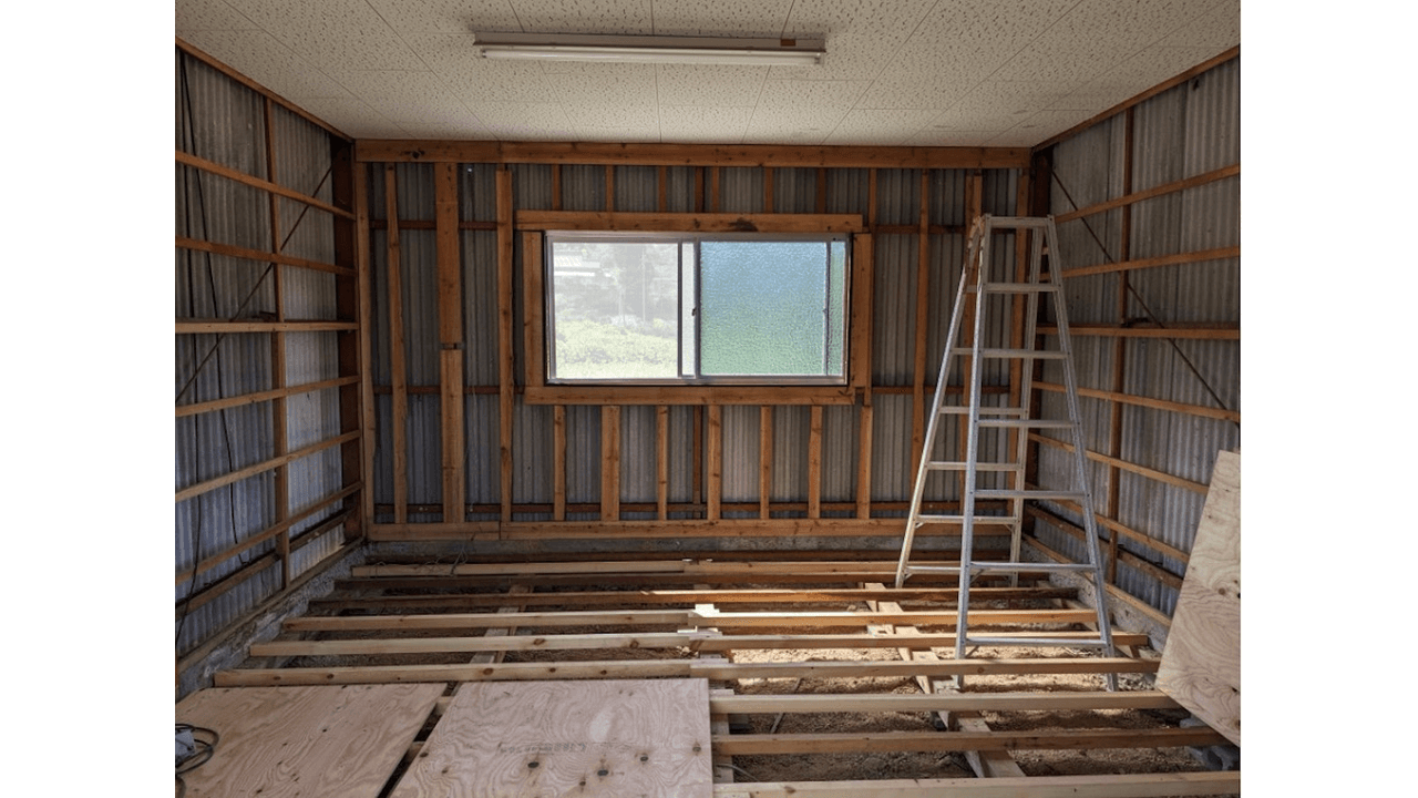 住宅建築における内装工事中のイメージ