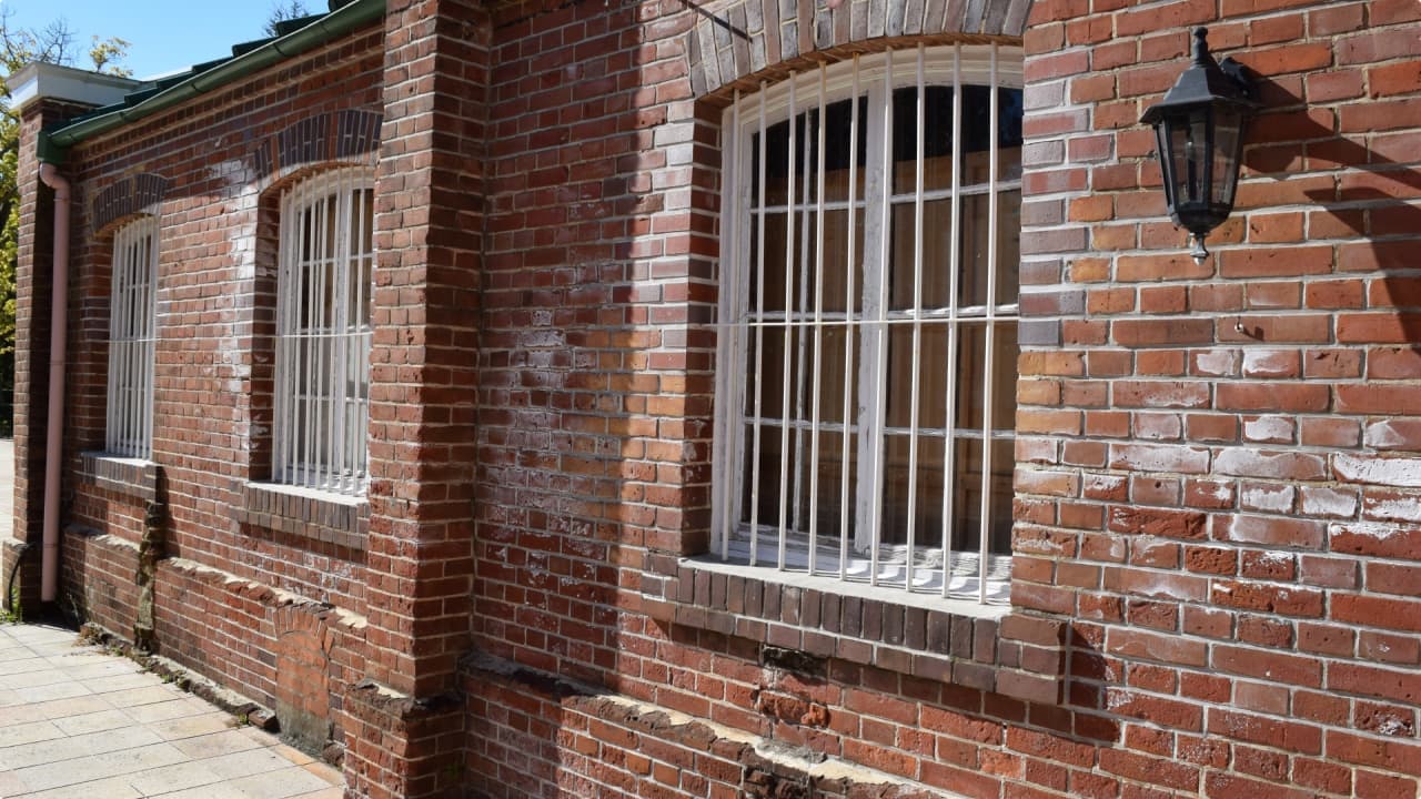 レンガ外壁を用いたファザードの外観例