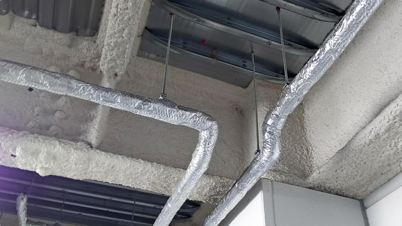 鉄骨(柱・梁)に耐火被覆を施したイメージ